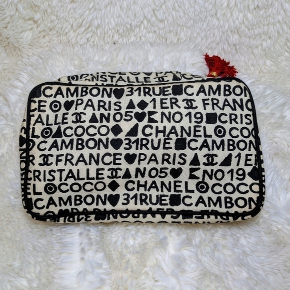 Vintage Chanel Cambon 31 Cosmetic Bag Purse Case in Black and Ivory w Red Tassel - Picture 2 of 4